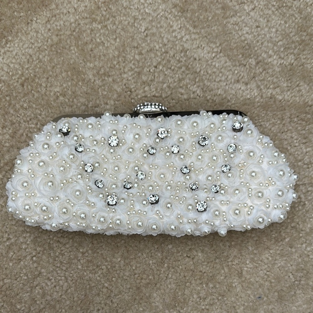 Elegant Bridal White Pearl Clutch